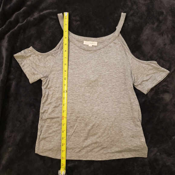 LA Hearts by PacSun Cold Shoulder Light Gray Shirt - Picture 2 of 6